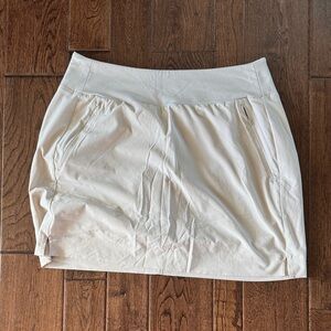 Athleta Cream Athletic Skort with Zip Pockets